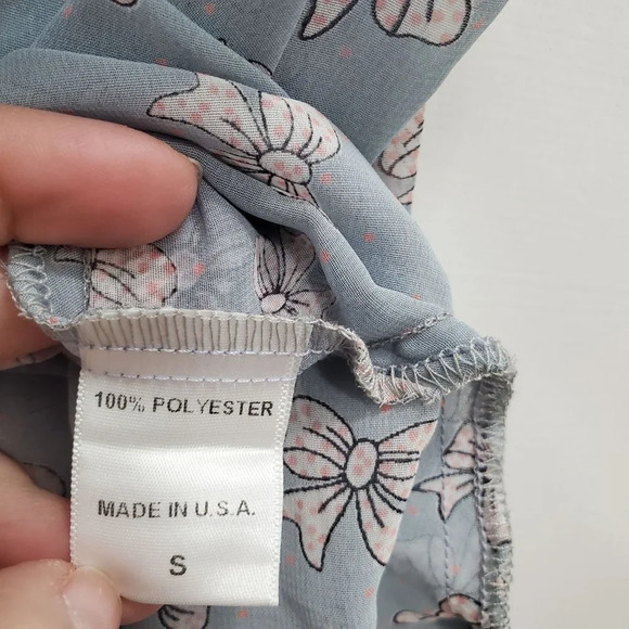 H.I.P Happening in the Present Woman's Sheer Blue Bow Print Tank NWT Size S - Picture 4 of 5